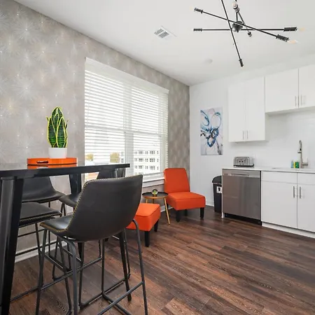 Luxury New Penthouse Roof Balcony Washer Dryer 542Blvd